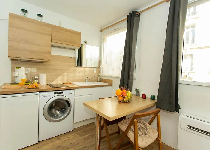 Serenty - Champs Elysees & Arc De Triomphe * Paris