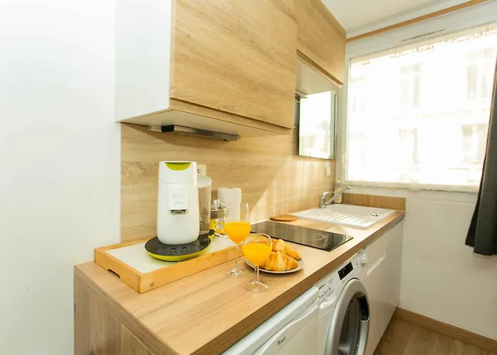 Serenty - Champs Elysees & Arc De Triomphe *